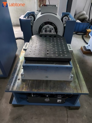 Δυναμική μέγιστης ακμής 700Kg.f κορυφή (7KN) Εξοπλισμός δοκιμής δονήσεων με ψύξη αέρα για λύσεις δοκιμής μπαταριών με κρούση και δονήματα